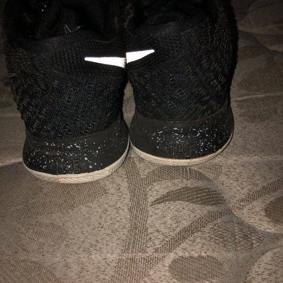 Kyrie basketball shoes!!! - Picture 4 of 5